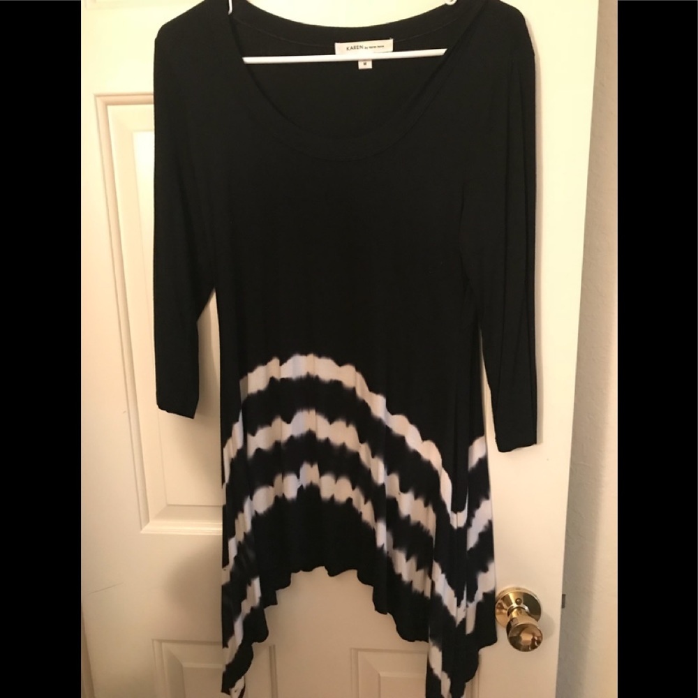 Karen Kane handkerchief Hem Top